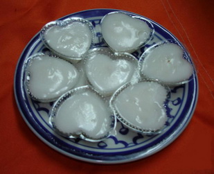 Jelly with Coconut Cream Topping (Wun Ka�Ti)